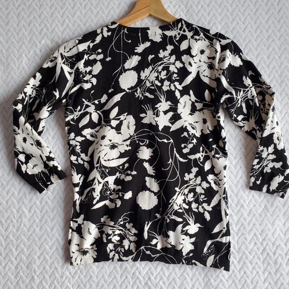 August Silk Black & White Floral Print Button Down Cardigan Size Small - Picture 10 of 14